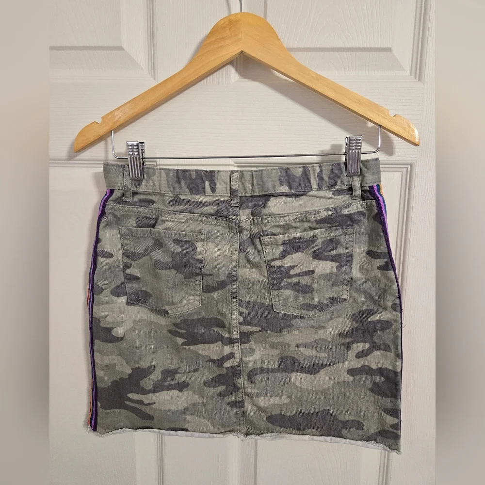 The Children's Place Camo Rainbow Stripe Skirt Size 14